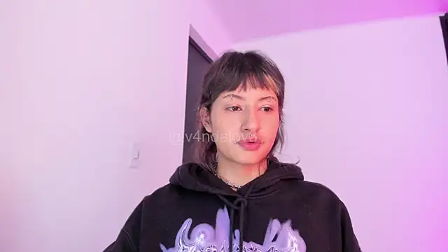 Snapshot of ggor4w33 chatting on December 1, 2025, 12:21 pm ggor4w33 online show from December 1, 2025, 12:21 pm