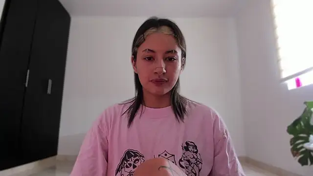 ggor4w33 online show from March 19, 2026, 4:44 pm