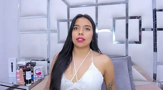 Snapshot of ZoeWan69 chatting on February 19, 2025, 6:43 pm ZoeWan69 online show from February 19, 2025, 6:43 pm