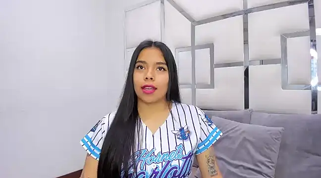 Snapshot of ZoeWan69 chatting on February 20, 2025, 11:42 am ZoeWan69 online show from February 20, 2025, 11:42 am