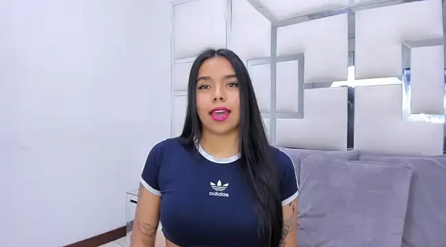 Snapshot of ZoeWan69 chatting on February 21, 2025, 10:50 am ZoeWan69 online show from February 21, 2025, 10:50 am