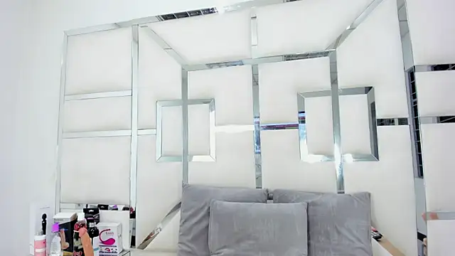 Snapshot of ZoeWan69 chatting on March 1, 2025, 6:21 pm ZoeWan69 online show from March 1, 2025, 6:21 pm