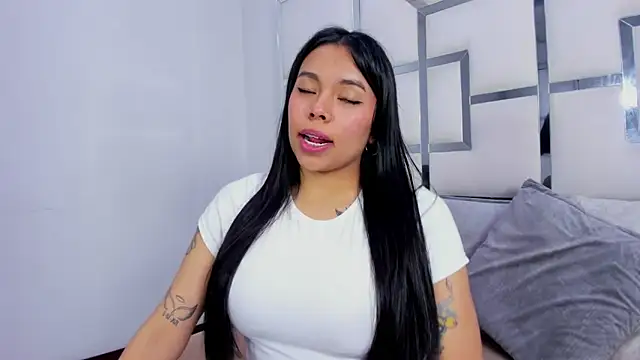 Snapshot of ZoeWan69 chatting on September 19, 2025, 12:50 pm ZoeWan69 online show from September 19, 2025, 12:50 pm