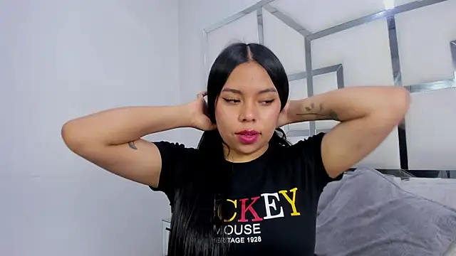 Snapshot of ZoeWan69 chatting on September 23, 2025, 12:19 pm ZoeWan69 online show from September 23, 2025, 12:19 pm