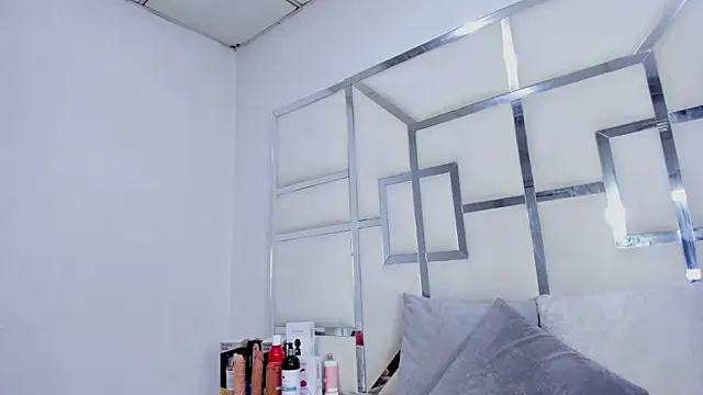 Snapshot of ZoeWan69 chatting on October 3, 2025, 11:29 am ZoeWan69 online show from October 3, 2025, 11:29 am