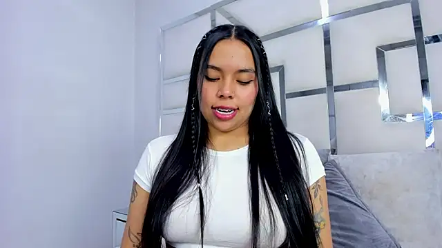 Snapshot of ZoeWan69 chatting on October 19, 2025, 1:56 pm ZoeWan69 online show from October 19, 2025, 1:56 pm