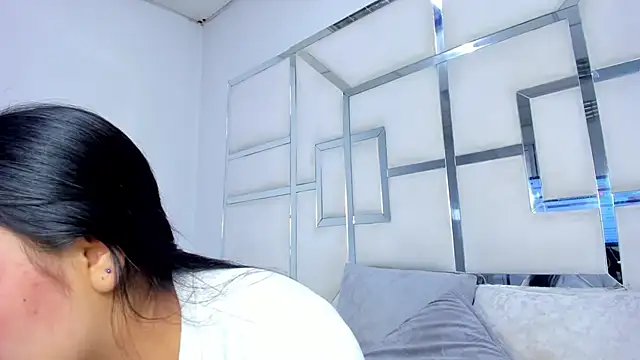 Snapshot of ZoeWan69 chatting on October 24, 2025, 12:01 pm ZoeWan69 online show from October 24, 2025, 12:01 pm