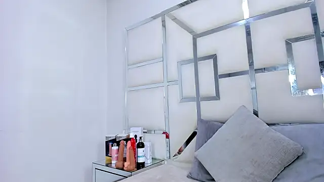 Snapshot of ZoeWan69 chatting on October 31, 2025, 12:06 pm ZoeWan69 online show from October 31, 2025, 12:06 pm