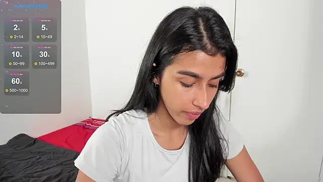 Snapshot of Mazikeen__18 chatting on May 21, 2026, 1:40 pm Mazikeen 18 online show from May 21, 2026, 1:40 pm