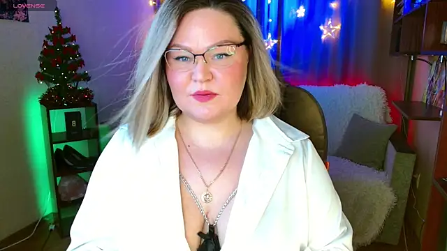 Vivien  wet online show from December 20, 2025, 4:03 pm