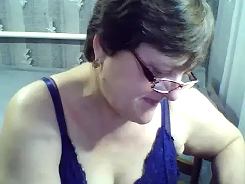 Snapshot of ElzaJewel chatting on February 20, 2025, 10:59 pm ElzaJewel online show from February 20, 2025, 10:59 pm