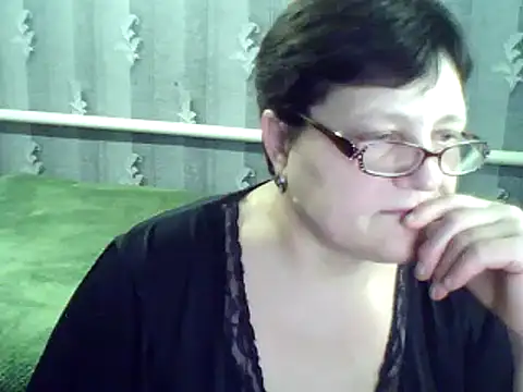 Snapshot of ElzaJewel chatting on March 4, 2025, 11:43 pm ElzaJewel online show from March 4, 2025, 11:43 pm