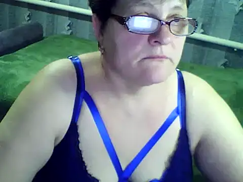 Snapshot of ElzaJewel chatting on March 9, 2025, 7:37 pm ElzaJewel online show from March 9, 2025, 7:37 pm