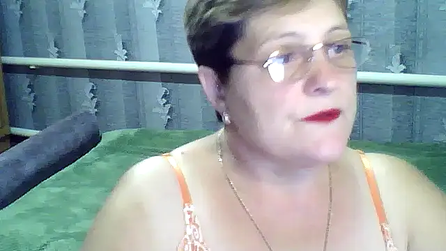 Snapshot of ElzaJewel chatting on September 15, 2025, 5:35 pm ElzaJewel online show from September 15, 2025, 5:35 pm