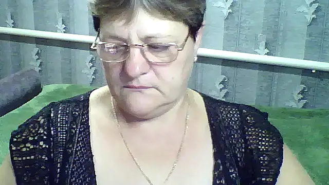 Snapshot of ElzaJewel chatting on September 17, 2025, 4:03 am ElzaJewel online show from September 17, 2025, 4:03 am