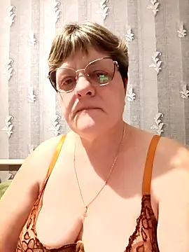 ElzaJewel online show from April 4, 2026, 9:01 pm