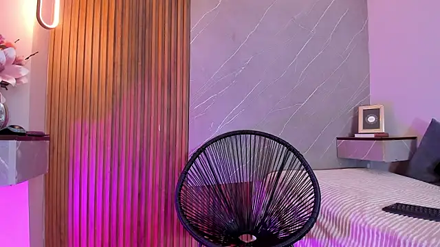 ariana jhonson1 online show from February 7, 2025, 4:03 pm