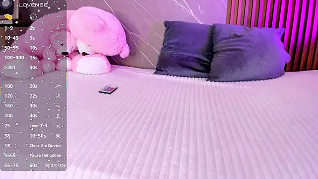 ariana jhonson1 online show from October 21, 2025, 12:28 pm