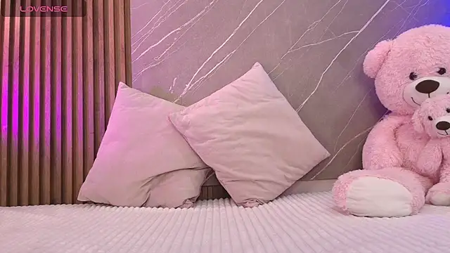 ariana jhonson1 online show from February 25, 2026, 12:15 pm