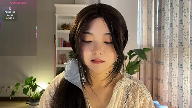 nanaliu6 online show from October 15, 2025, 1:28 am