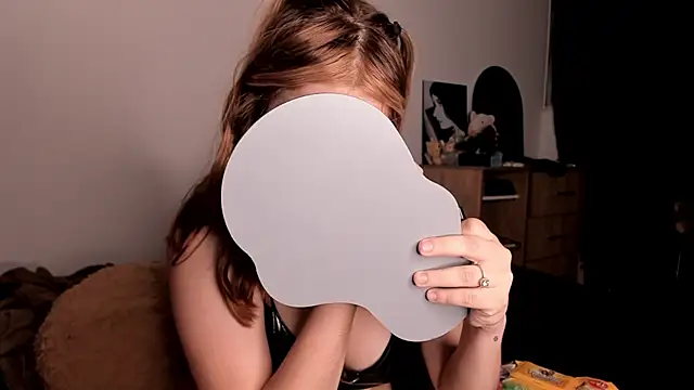 akirahattori online show from February 8, 2026, 4:05 am