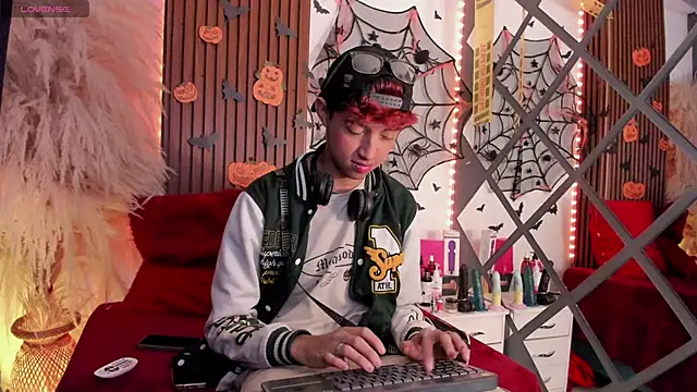 Allen Starck online show from October 15, 2025, 2:11 am