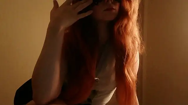 Snapshot of _AliceOwen_ chatting on August 8, 2026, 9:39 pm AliceOwen online show from August 8, 2026, 9:39 pm