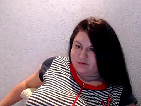 KiraSwee online show from January 28, 2025, 6:17 pm
