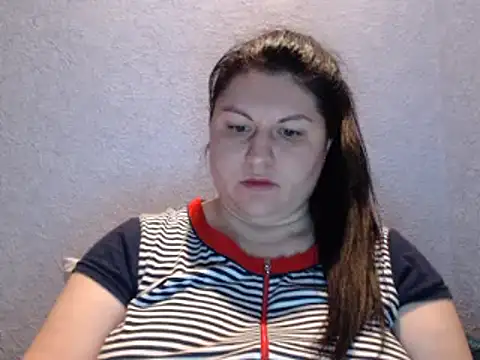 Snapshot of KiraSwee chatting on September 27, 2025, 4:01 pm KiraSwee online show from September 27, 2025, 4:01 pm