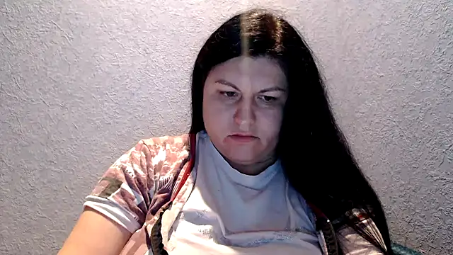 Snapshot of KiraSwee chatting on October 21, 2025, 5:35 pm KiraSwee online show from October 21, 2025, 5:35 pm