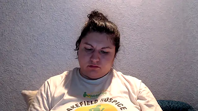 Snapshot of KiraSwee chatting on November 16, 2025, 7:30 pm KiraSwee online show from November 16, 2025, 7:30 pm