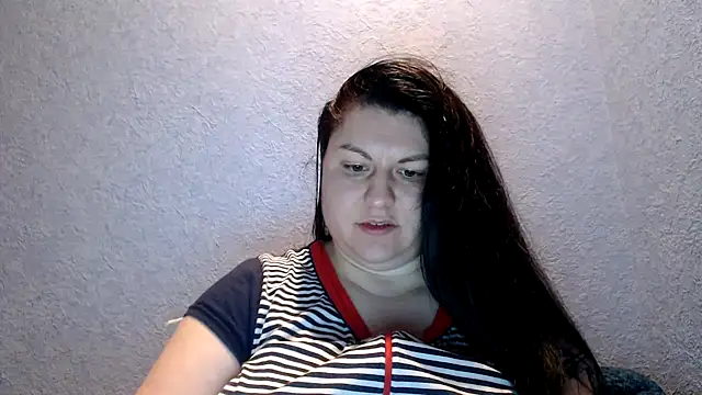 Snapshot of KiraSwee chatting on November 28, 2025, 7:16 pm KiraSwee online show from November 28, 2025, 7:16 pm