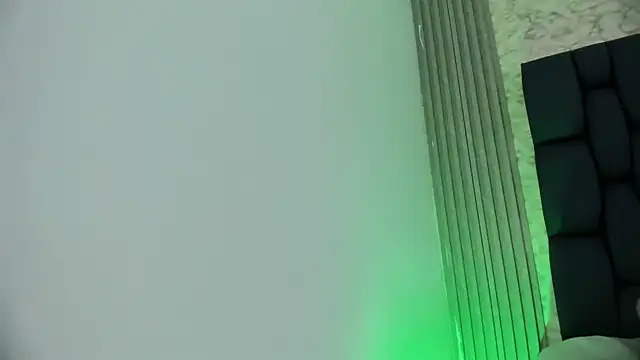 Ashlyaurora online show from March 24, 2026, 4:28 am