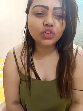 blue-berry07 online show from May 6, 2026, 11:21 pm