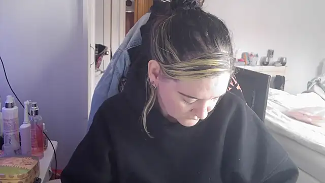 AureliaXOX online show from September 23, 2025, 11:02 am