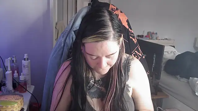 AureliaXOX online show from September 26, 2025, 8:51 am