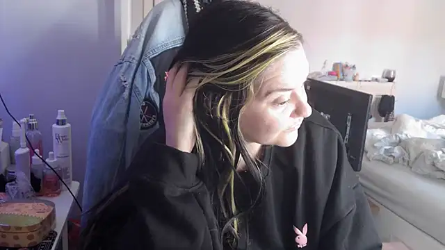 AureliaXOX online show from September 27, 2025, 10:09 am