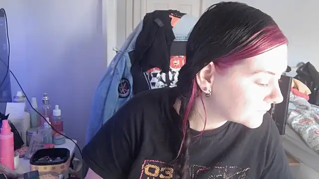 AureliaXOX online show from October 15, 2025, 9:53 am