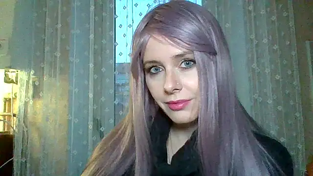 LuminousLady online show from February 18, 2025, 4:58 am