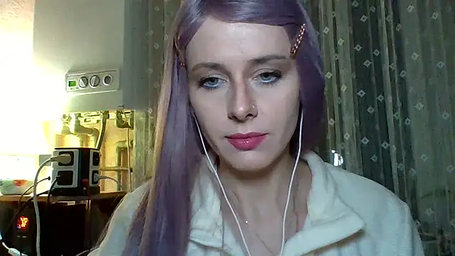 LuminousLady online show from March 3, 2025, 5:39 pm