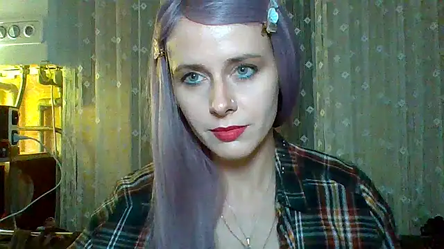 LuminousLady online show from March 12, 2025, 6:55 pm