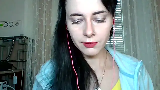 LuminousLady online show from October 20, 2025, 6:25 am