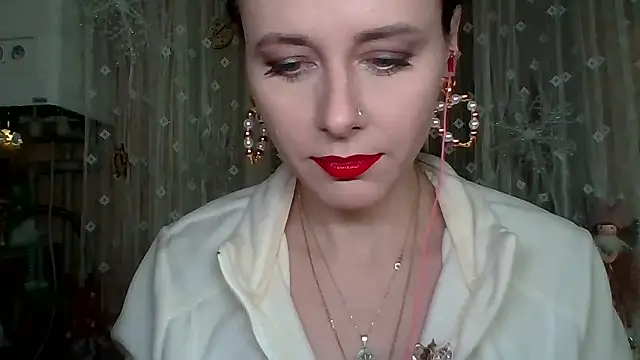 LuminousLady online show from January 13, 2026, 5:29 pm