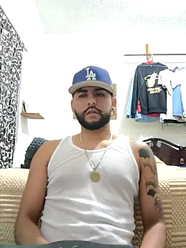 Snapshot of dickman10 chatting on February 19, 2025, 4:34 am dickman10 online show from February 19, 2025, 4:34 am