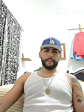 Snapshot of dickman10 chatting on February 20, 2025, 4:39 am dickman10 online show from February 20, 2025, 4:39 am