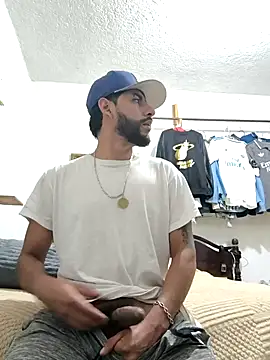 Snapshot of dickman10 chatting on February 23, 2025, 4:39 am dickman10 online show from February 23, 2025, 4:39 am