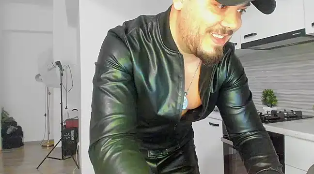 ZackMasterss online show from February 3, 2025, 11:47 pm