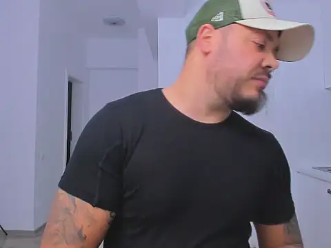 ZackMasterss online show from November 13, 2025, 11:25 pm