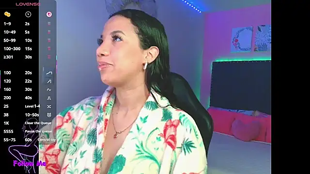 SallyWhitee online show from December 20, 2025, 4:19 am