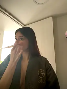 AngelRuby online show from November 11, 2025, 1:22 pm